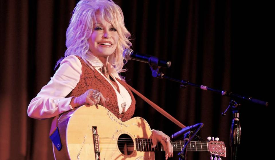 La Californie se prépare à fêter la « Journée Dolly » cette semaine, et voici les meilleurs endroits à L.A. pour rendre hommage à cette légende de la musique country