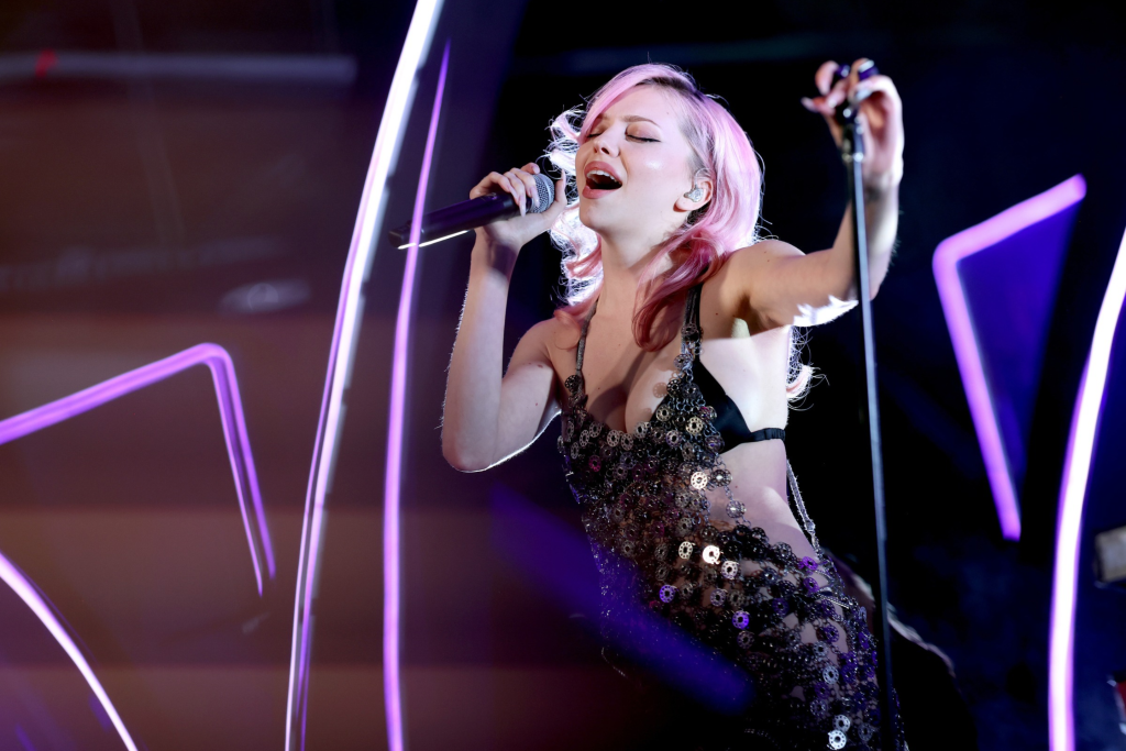 Adela se produit aux Grammys