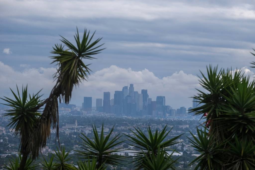 La tormenta tropical «Rachel» rompe la ola de calor del sur de California con lluvias este fin de semana y nieve en las montañas