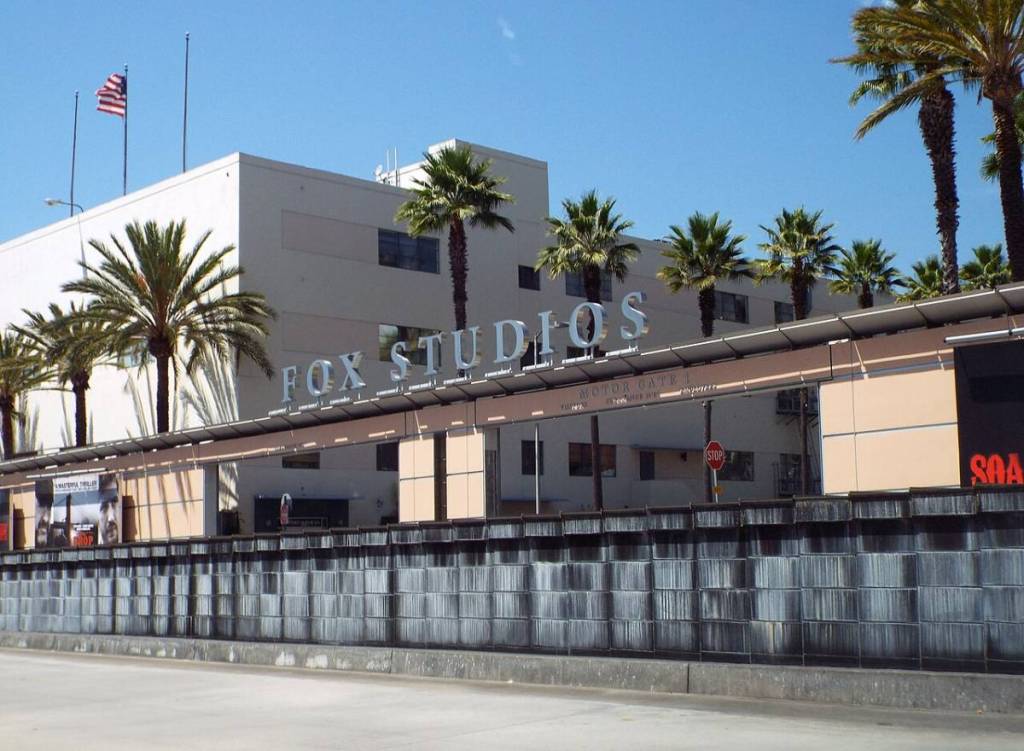 Aunque normalmente está cerrado al público, el histórico FOX Studio Lot abrirá sus puertas el 17 de octubre para un concierto excepcional a la luz de las velas con bandas sonoras de películas épicas de Hollywood, y ahora mismo las entradas tienen un 20 % de descuento.