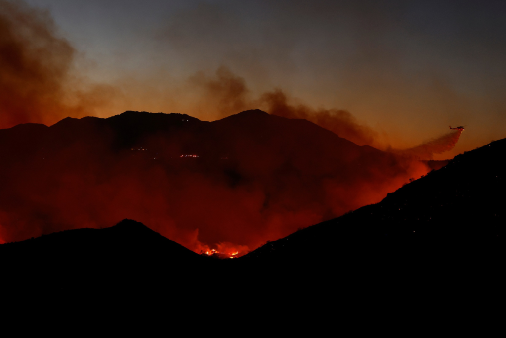 Was du über den zu 17 % eingedämmten „Bryson Fire“ in Malibu wissen musst – von Evakuierungszonen über Straßensperrungen bis hin zu Tierunterkünften
