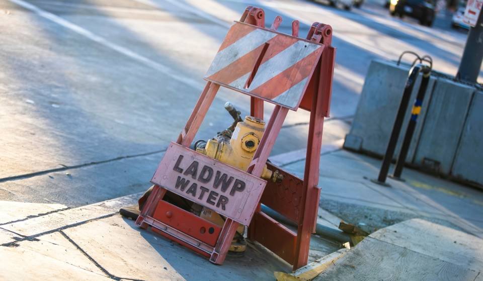 Tras unas olas de calor sin precedentes que han triplicado los costes de la electricidad, se han suspendido los cortes de suministro de LADWP para todos los residentes de Los Ángeles hasta 2026