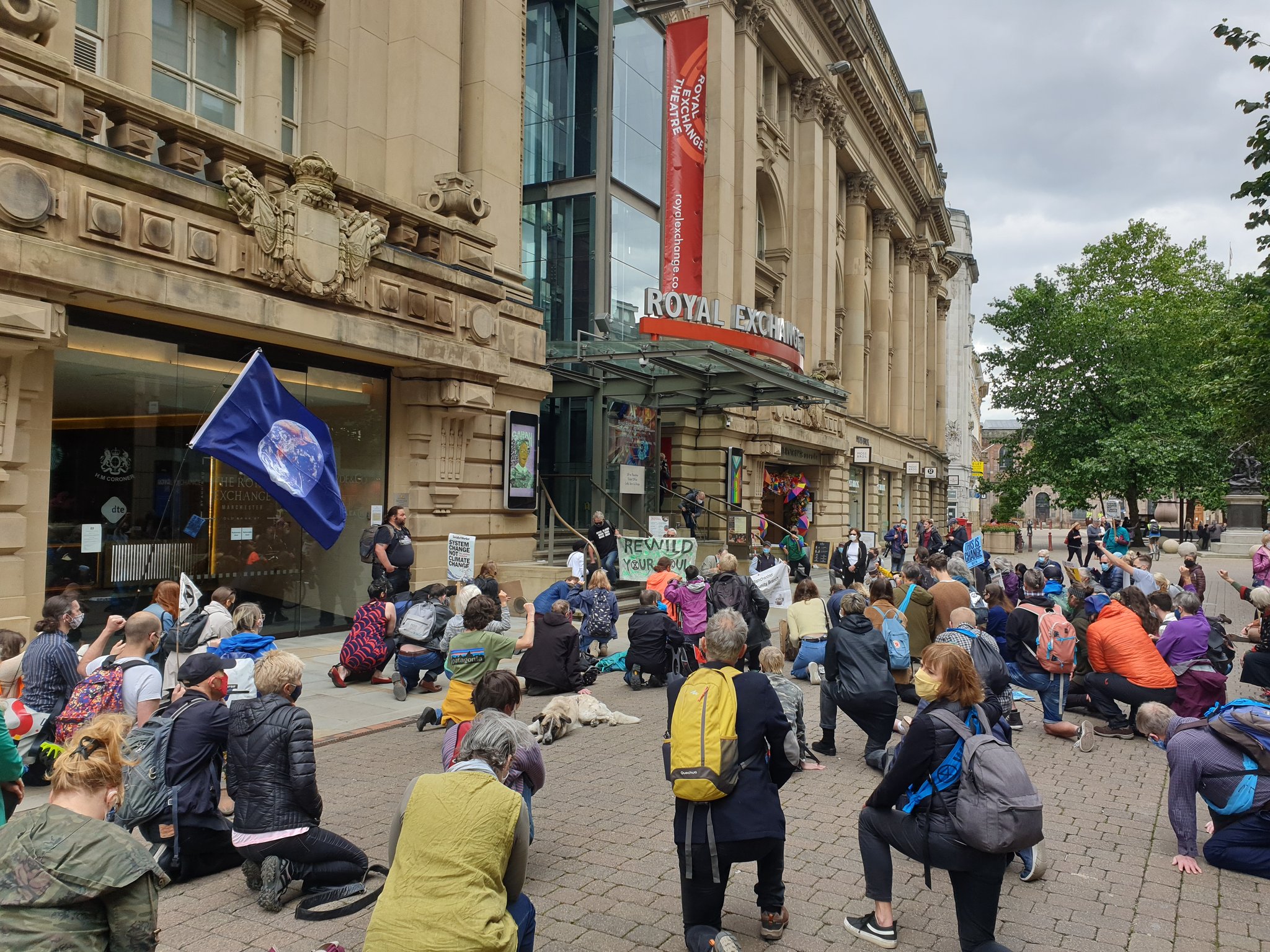 Environment Protest Manchester Extinction Rebellion Plan To Protest For The Next Two Weeks In Manchester