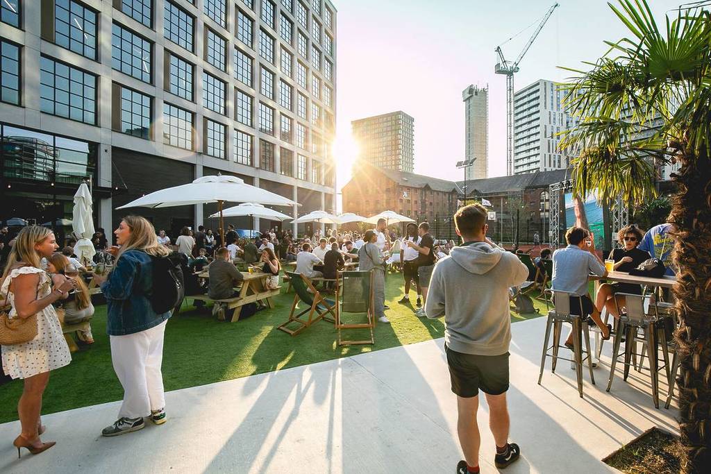 courts club summer series sun shining may bank holiday manchester
