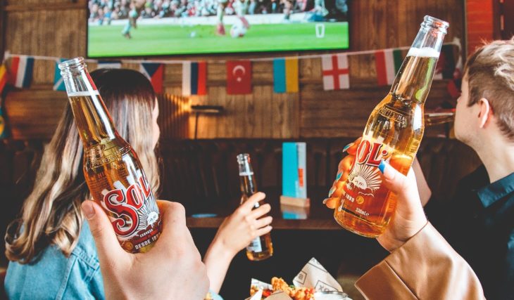 12 Of The Best Places To Watch The Manchester Derby In Town This Weekend