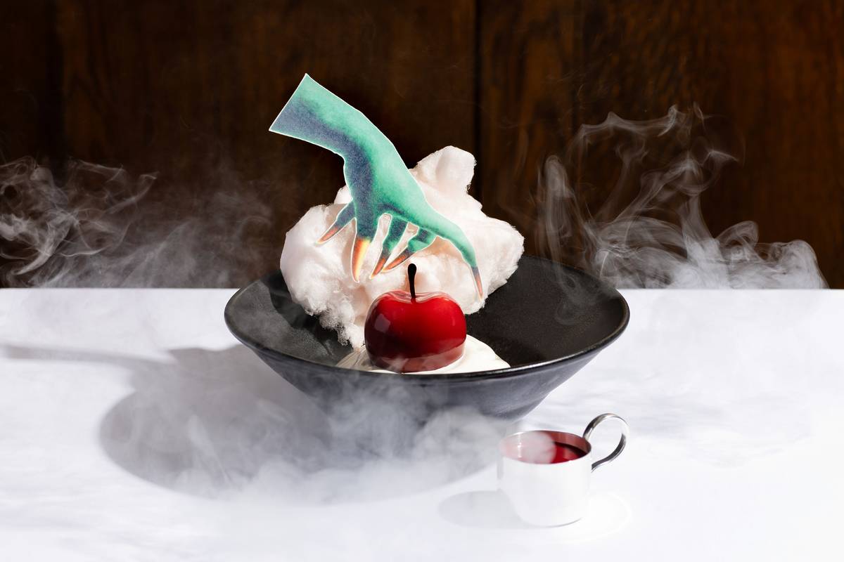 apple dessert at the ivy halloween