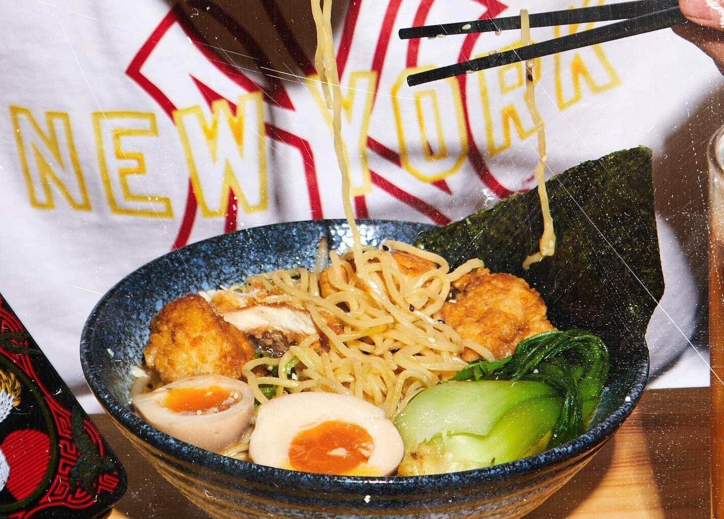 suki-suki-slurping-ramen