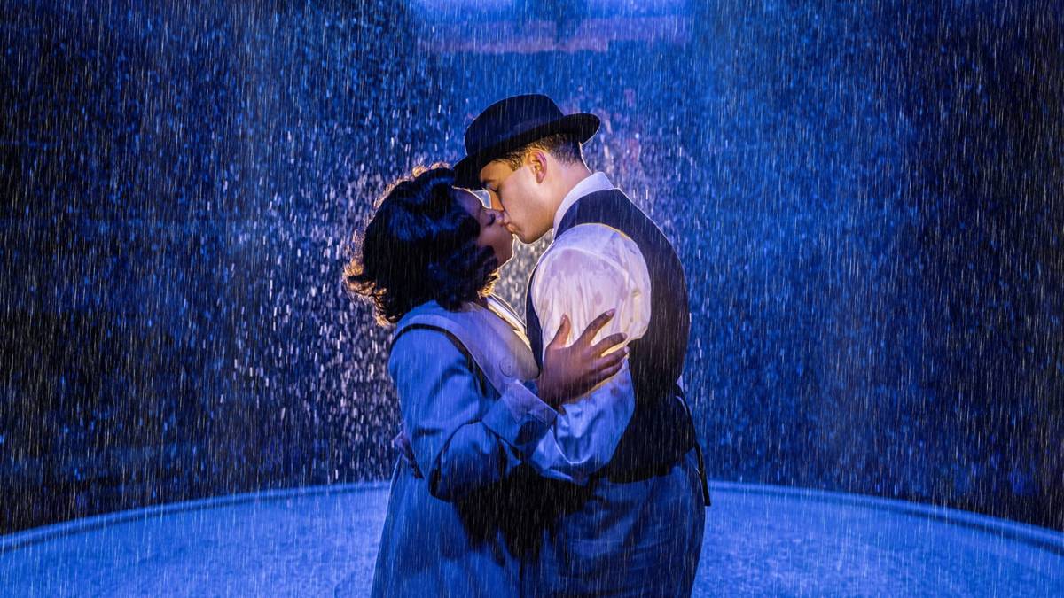 singing in the rain manchester theatre shows