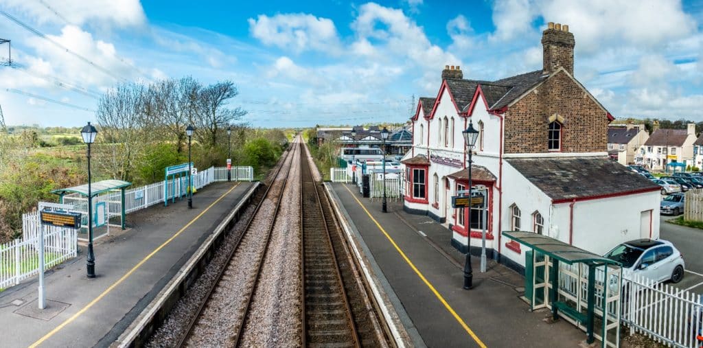 Llanfairpwllgwyngyllgogerychwyrndrobwllllantysiliogogogoch train station wales longest village name