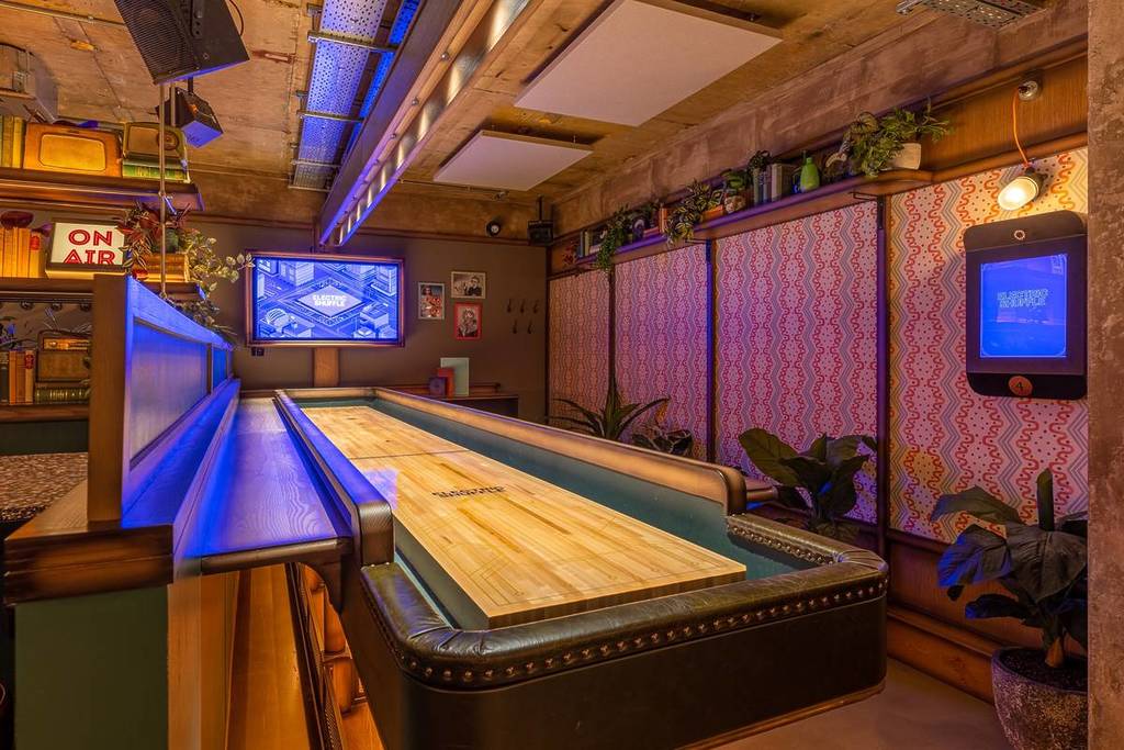 HighTech Shuffleboard Bar Electric Shuffle To Open In Manchester