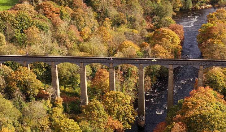 You Can Canoe Along The Highest Aqueduct In The World &#8211; And It&#8217;s Just An Hour From Manchester