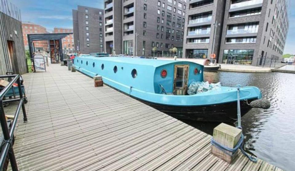 This Quirky Manchester House Boat Featuring Edward VIII’s Actual Yacht Steps Is Up For Sale For £120,000