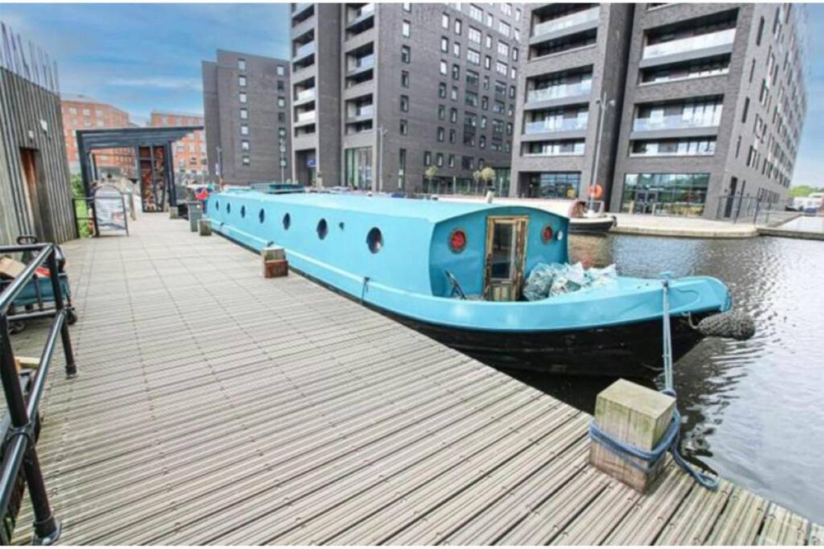This Charming Castlefield House Boat Is Up For Sale For £120,000