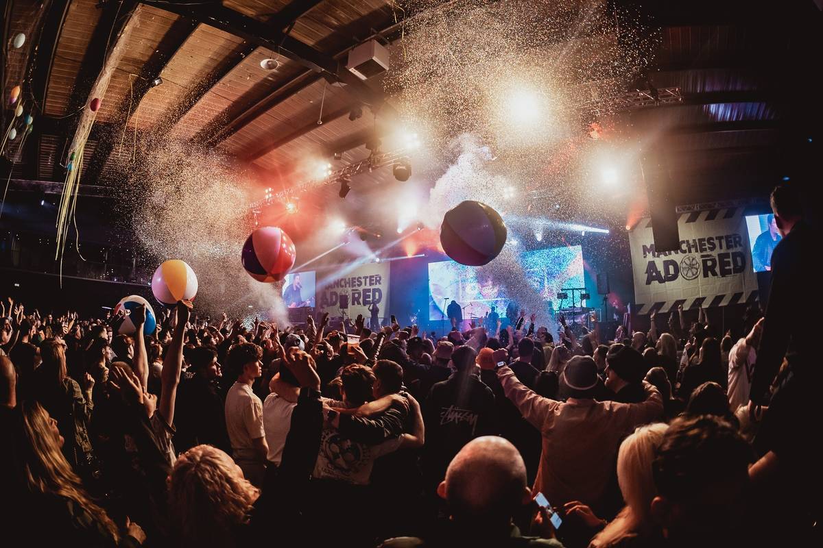 Bowlers-Exhibition-Centre-rave-stage-audience-manchester-forever