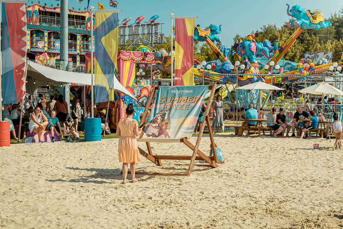 giant deckchair at the trafford centre beach