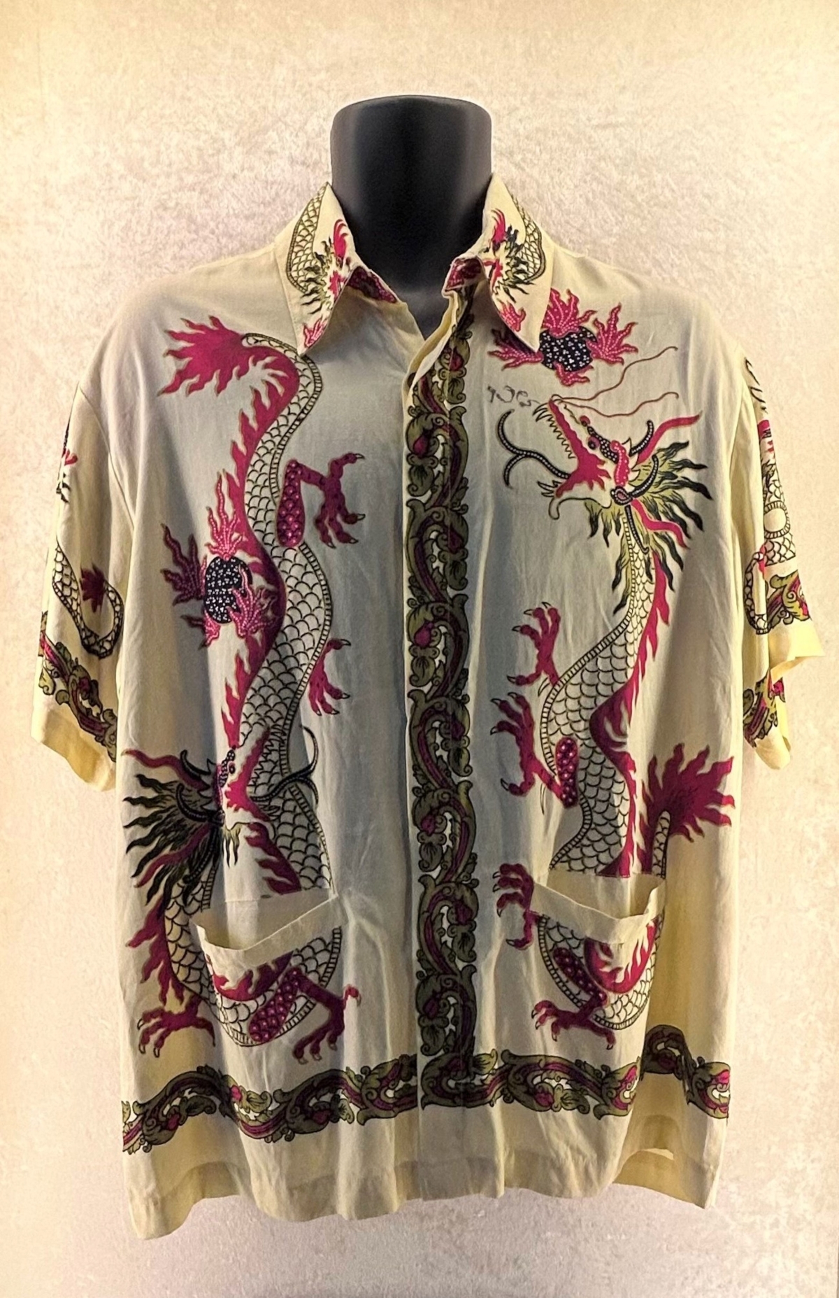hard rock cafe oasis memorabilia dragon shirt noel gallagher