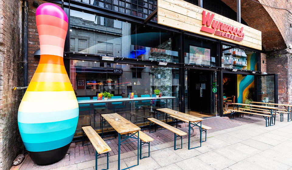 A Vibrant Miami-Themed Bowling & Street Food Spot Has Opened In The Place Of A Manchester Favourite – With Colourful Cocktails, Pool Party Vibes & Plenty Of Competitive Games