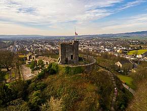 This Pretty Town Nestled In An Area Of Outstanding Natural Beauty Has Its Own Medieval Castle &#038; Unique History &#8211; And It&#8217;s Just An Hour From Manchester