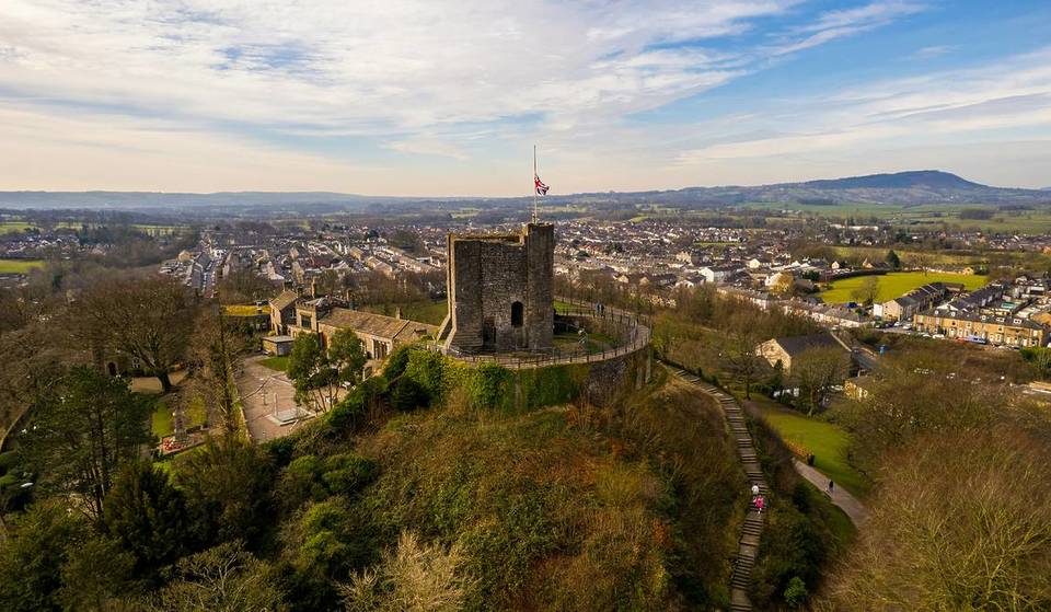 This Pretty Town Nestled In An Area Of Outstanding Natural Beauty Has Its Own Medieval Castle & Unique History – And It’s Just An Hour From Manchester