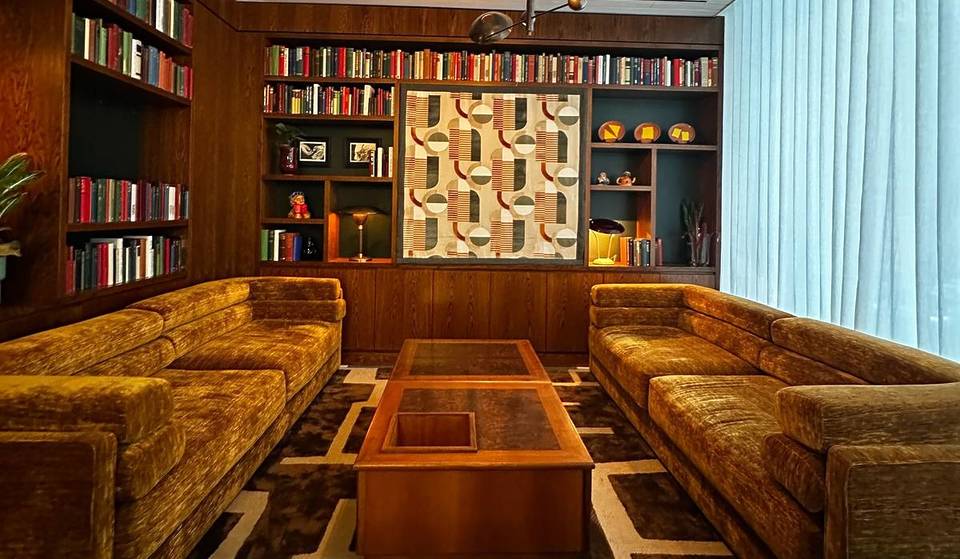 The Affordable Yet Luxe Mollie’s Diner & Bar Has Opened In Manchester’s Old Granada Studios – Featuring Decadent Details, A Live Music Space & Elevated Diner Favourites