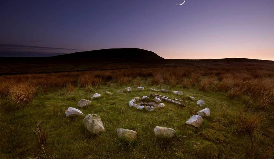 This Infamous Spot Just An Hour From Manchester Is Officially One Of The Spookiest Walks In The UK – Perfect For A Spine-Tingling Wander This Autumn