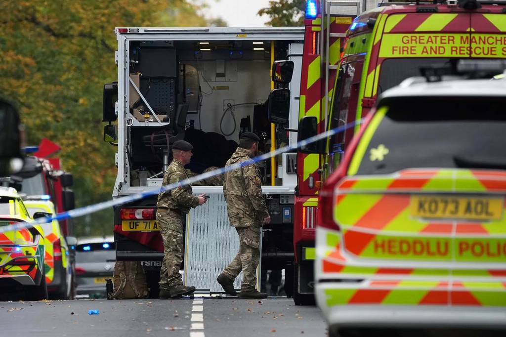 emergency services at manchester synagogue attack