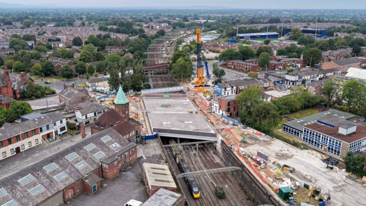 work on greek street bridge in stockport from above