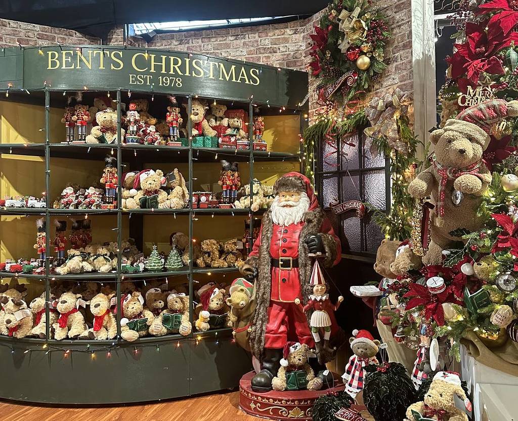bents christmas warrington display