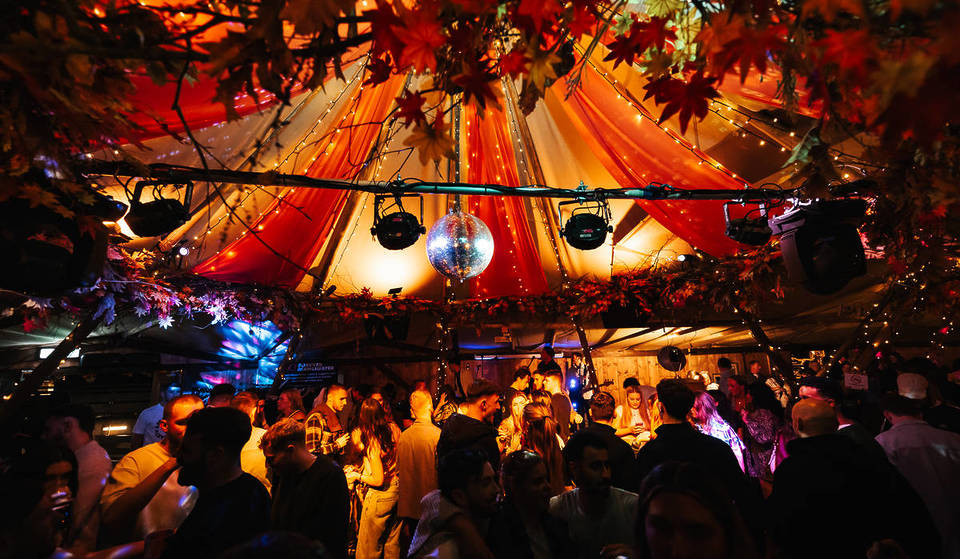The Oast House’s Huge Winter Teepee Complete With Roaring Fires, Twinkling Lights & Live Music Has Returned To Manchester – And They’re Giving Away 350 Free Pints To Celebrate
