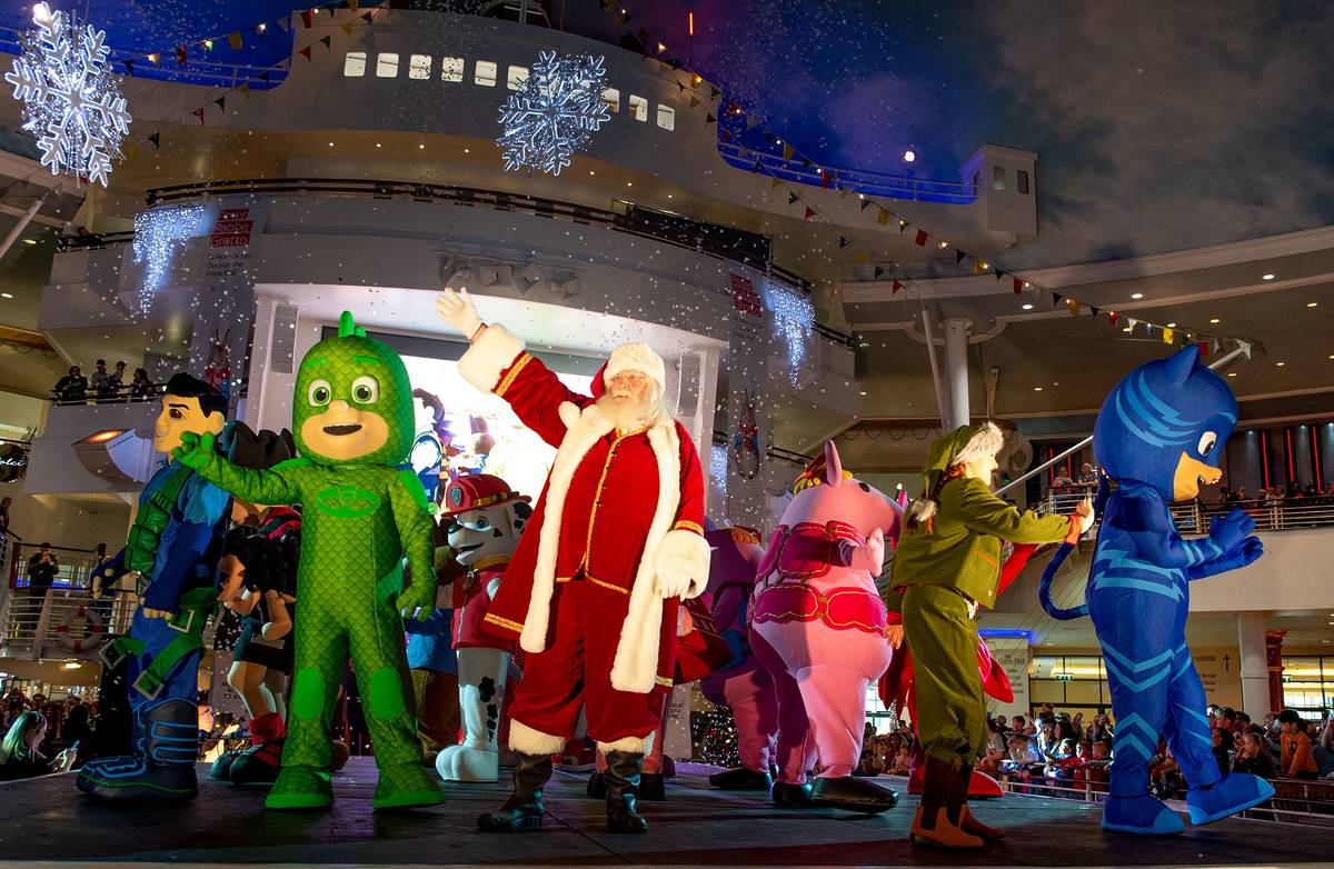trafford centre christmas parade