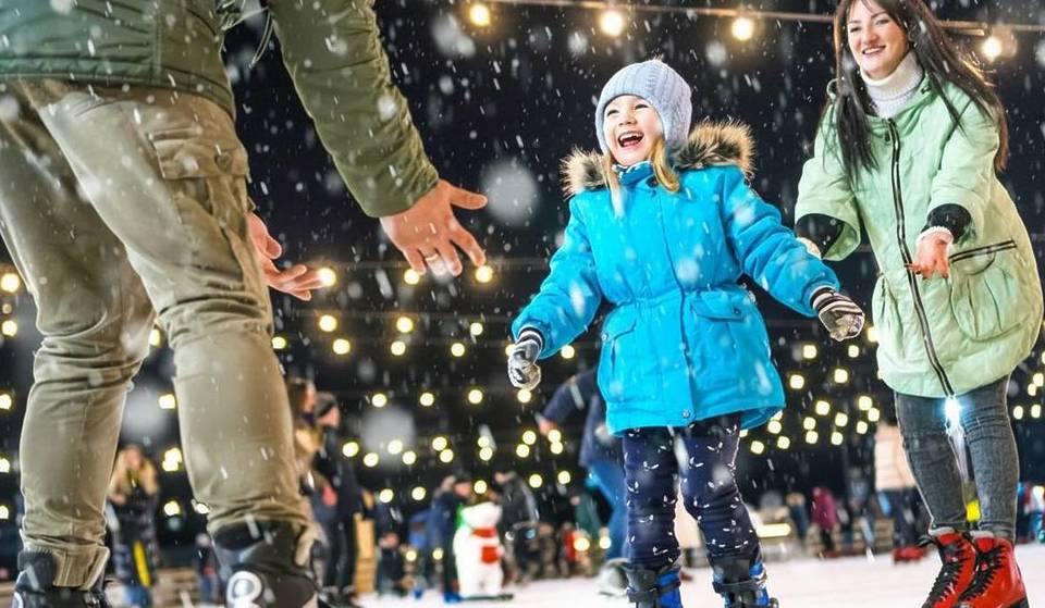 This Greater Manchester Town Is Getting Its Very Own Festive Ice Rink For The First Time In Decades – Alongside A Christmas Market, Light Switch-On & Dazzling Displays