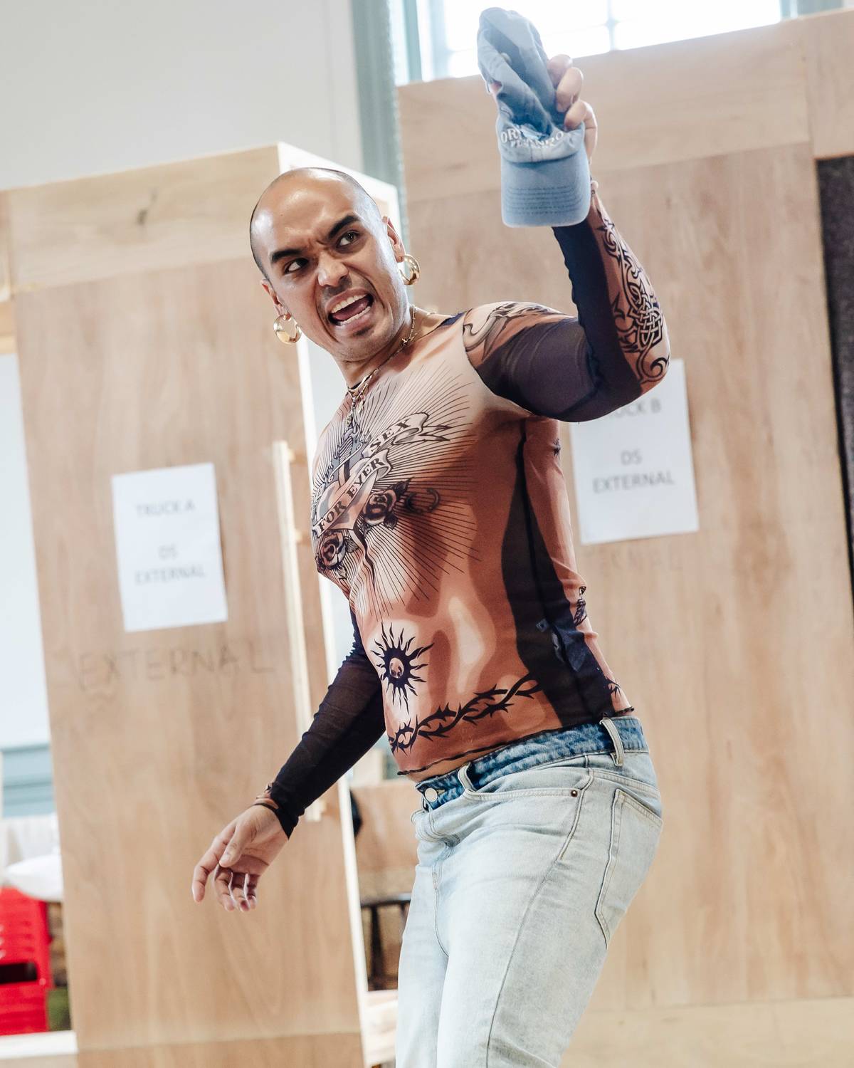 miss saigon rehearsal photos coming to Manchester