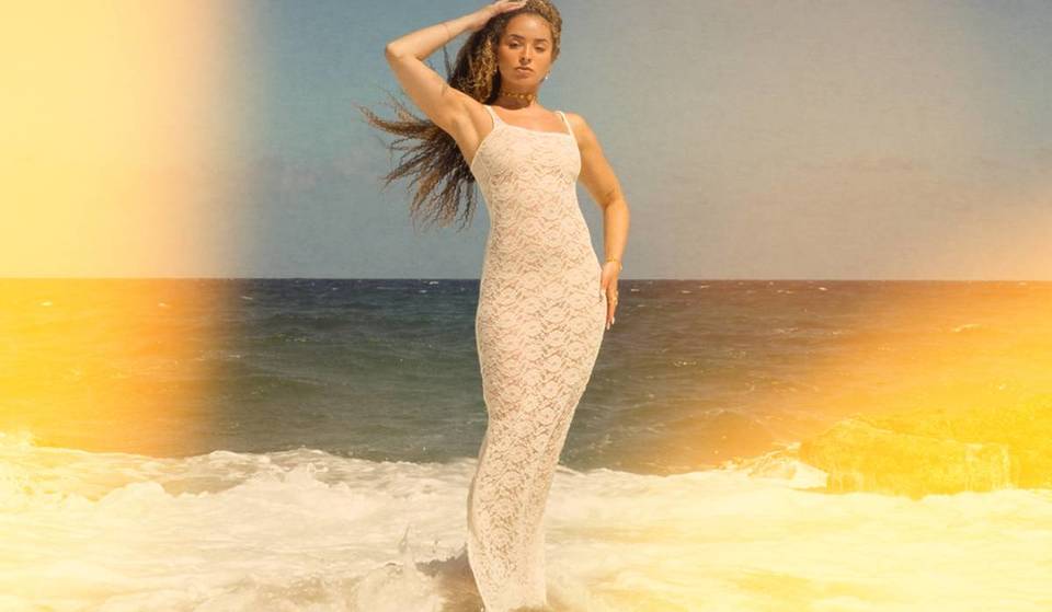 Ella Eyre’s Powerhouse Vocals Hit Manchester For One Night Only — This Candlelight Concert Is Her Most Intimate Performance Yet