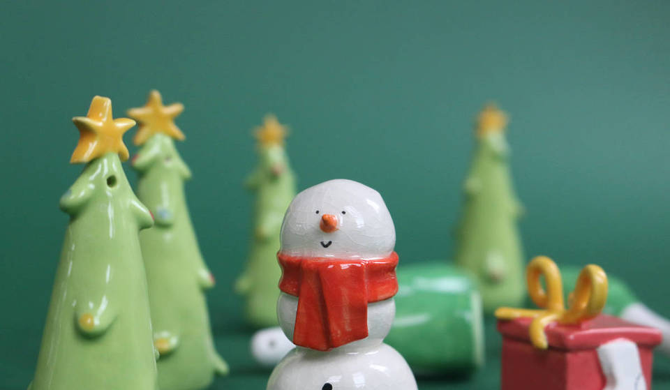 A Vending Machine Selling Limited Edition Tree Decorations Has Popped Up In New Maker Yards