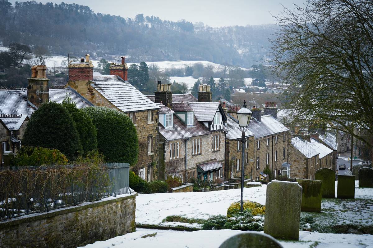This Magical Peak District Town Under An Hour From Manchester Has Been Named One Of The UK’s Most Christmassy – With Two Stunning Christmas Markets Nearby, Including One Held In 900-Year-Old Historic Hall