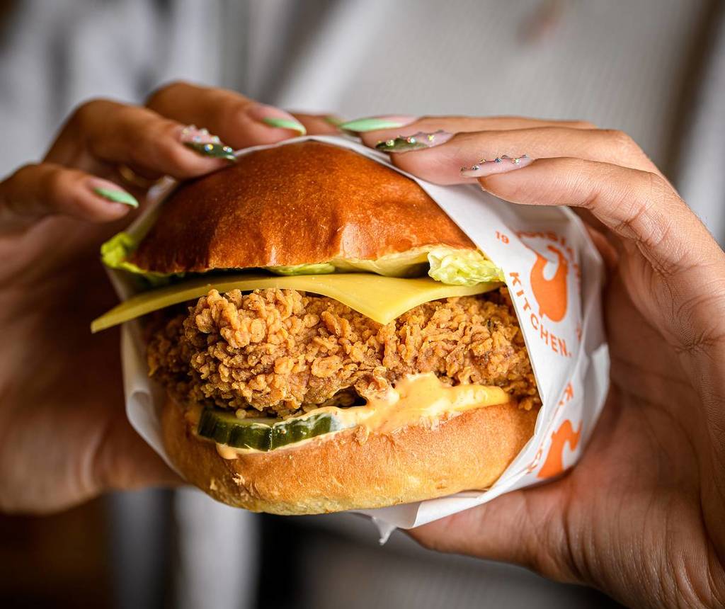 popeyes chicken sandwich deluxe
