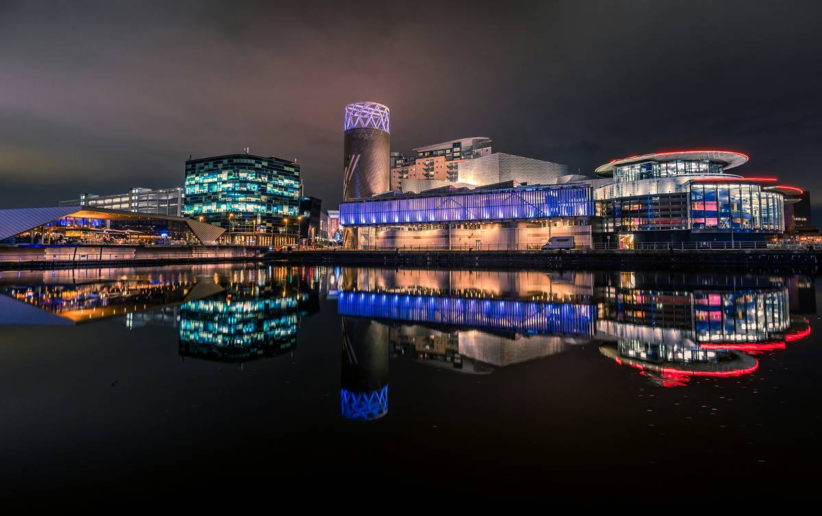 mediacity salford at night featuring the lowry 