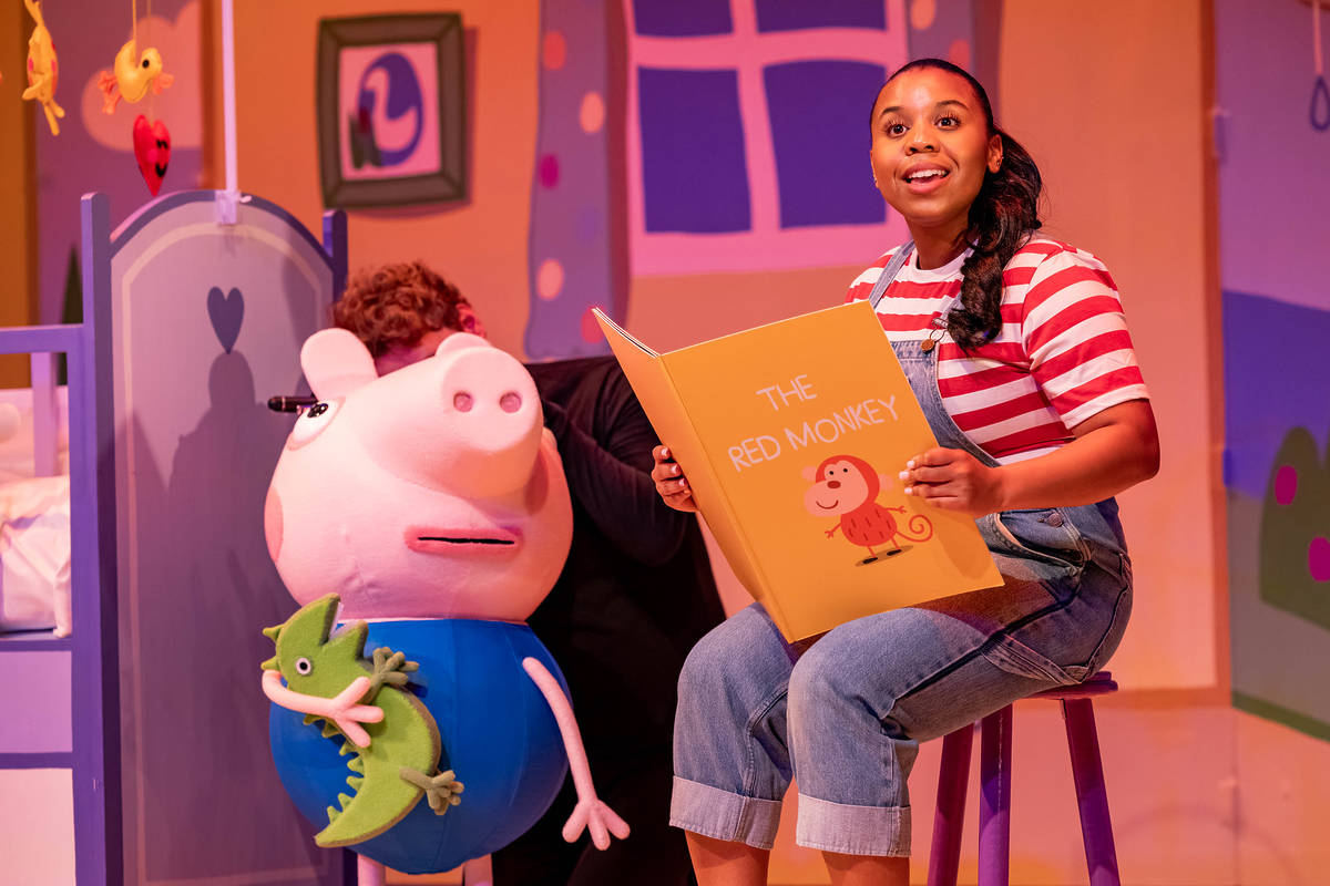 peppa pig's big family show coming to salford the lowry