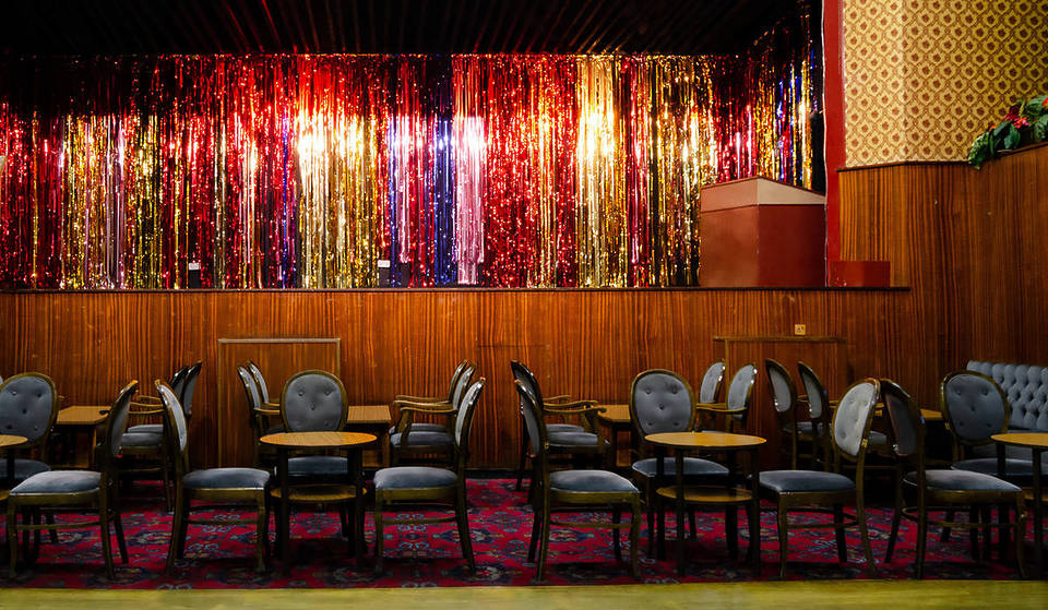 A fully functional traditional pub has opened inside this Manchester venue for 3 days only, aiming to reclaim physical community spaces in a digital age — and everything inside is a piece of art