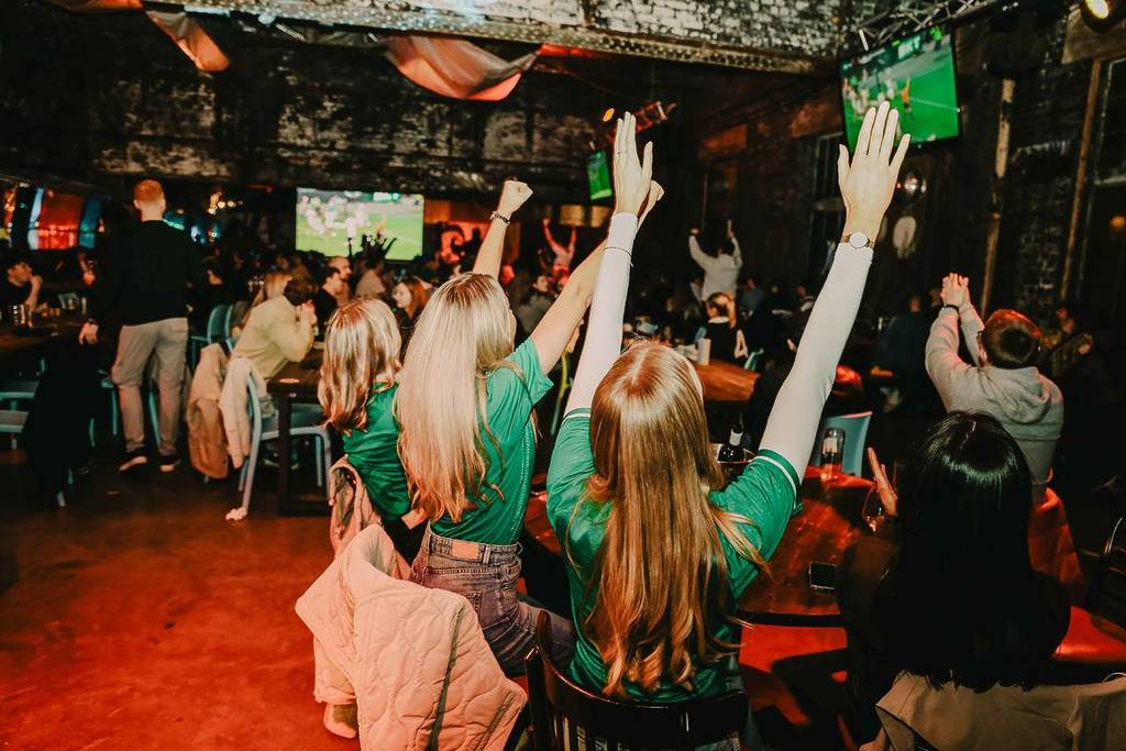 irish fanes at freight island six nations fan zone