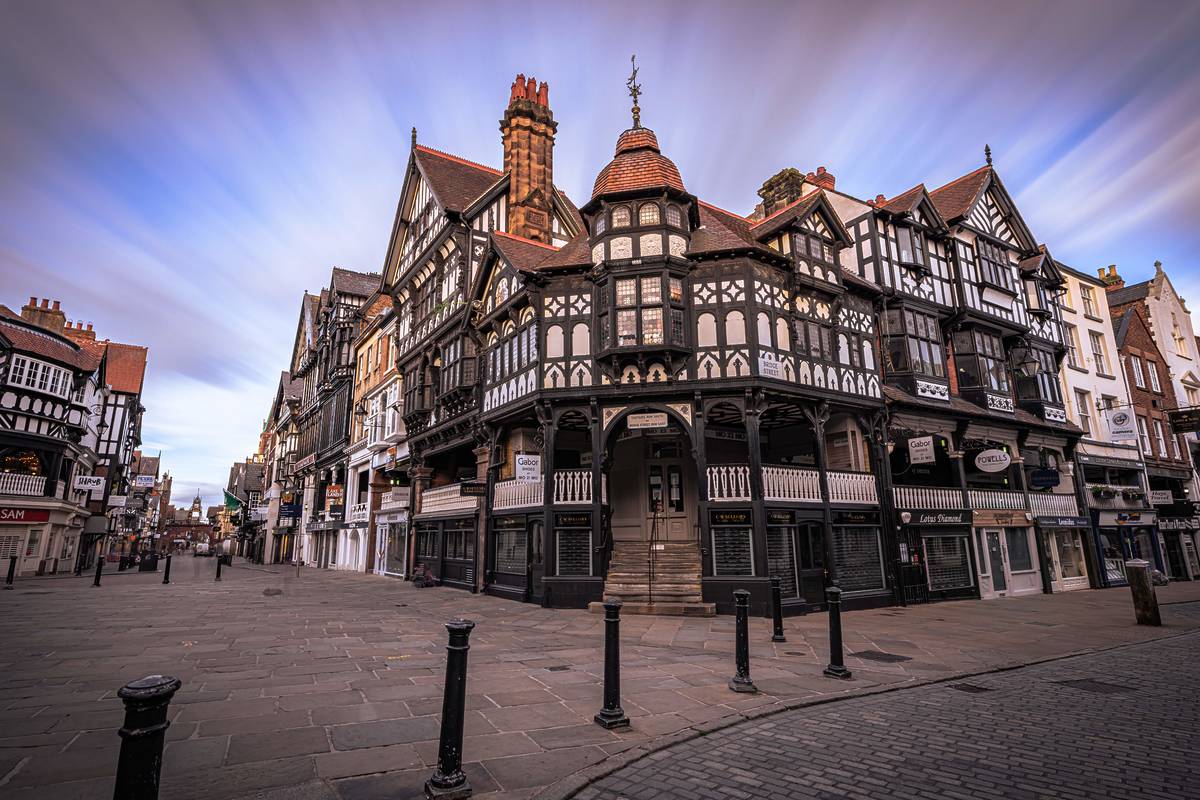 This 1,950-Year-Old Former Roman Fortress Near Manchester Has Officially Outranked Venice & Rome For Architectural Beauty – The Best Way To Reach Its Medieval Streets & How It Achieves The “Golden Ratio”