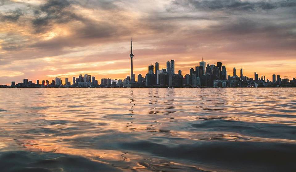Manchester Airport Is Set To Offer New, Year-Round Direct Flights To Canada’s Lakeside Metropolis – Opening The Gateway To Niagara Falls, Stunning Scenery Of The Canadian Rockies & Northern Lights Shows