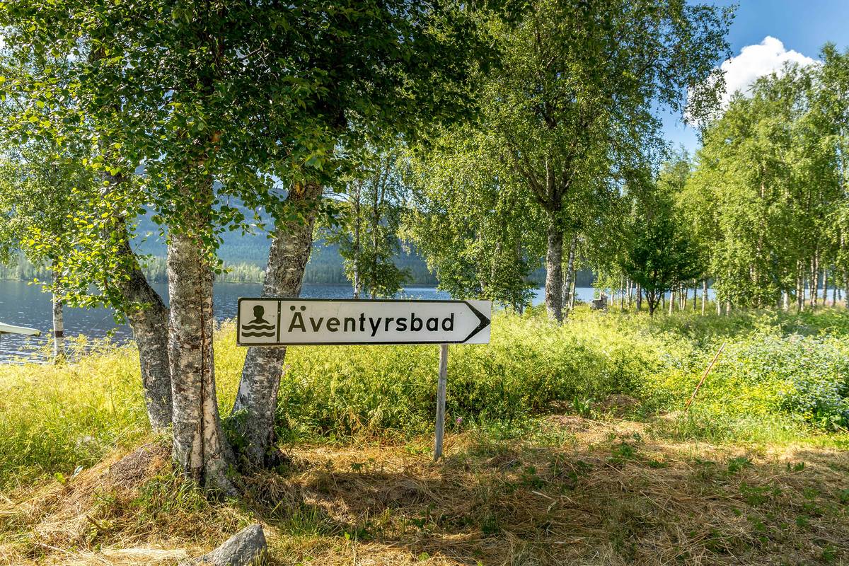 swimming sign lake sweden