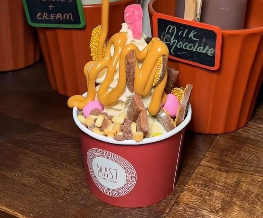 mast greek frozen yogurt froyo manchester