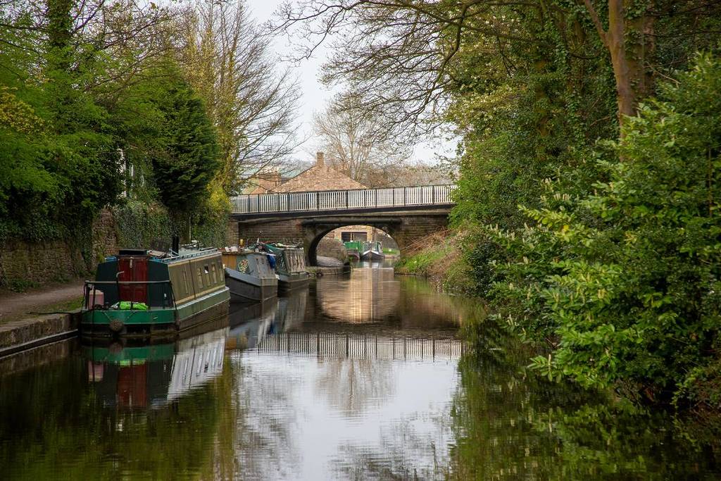 marple canal bridge boats day out from manchester