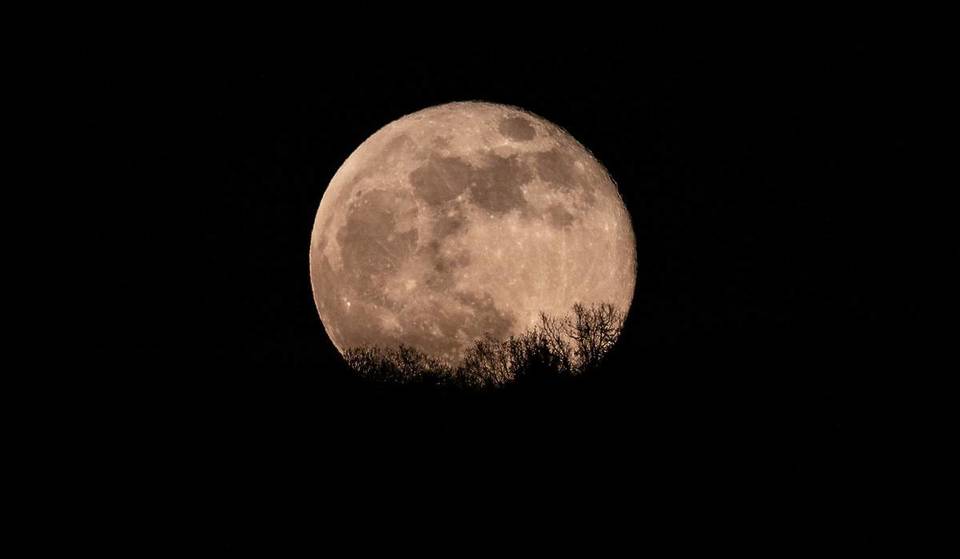 A spectacular ‘Pink Moon’ is lighting up the UK sky tonight — here is the exact time it’ll peak and the story behind its name