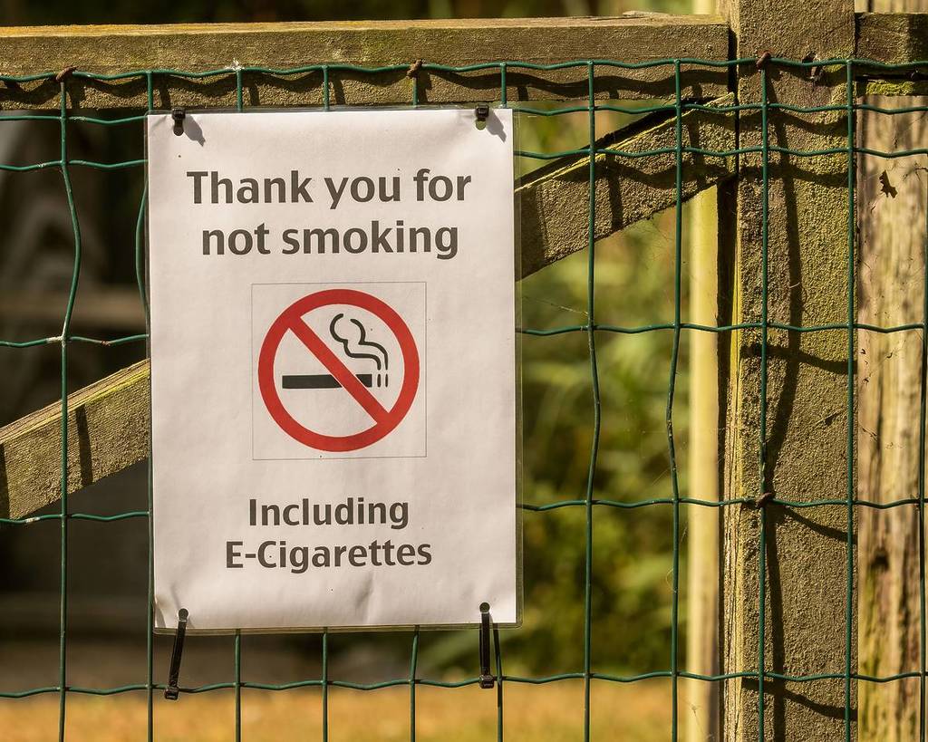 no smoking sign illegal after 2008