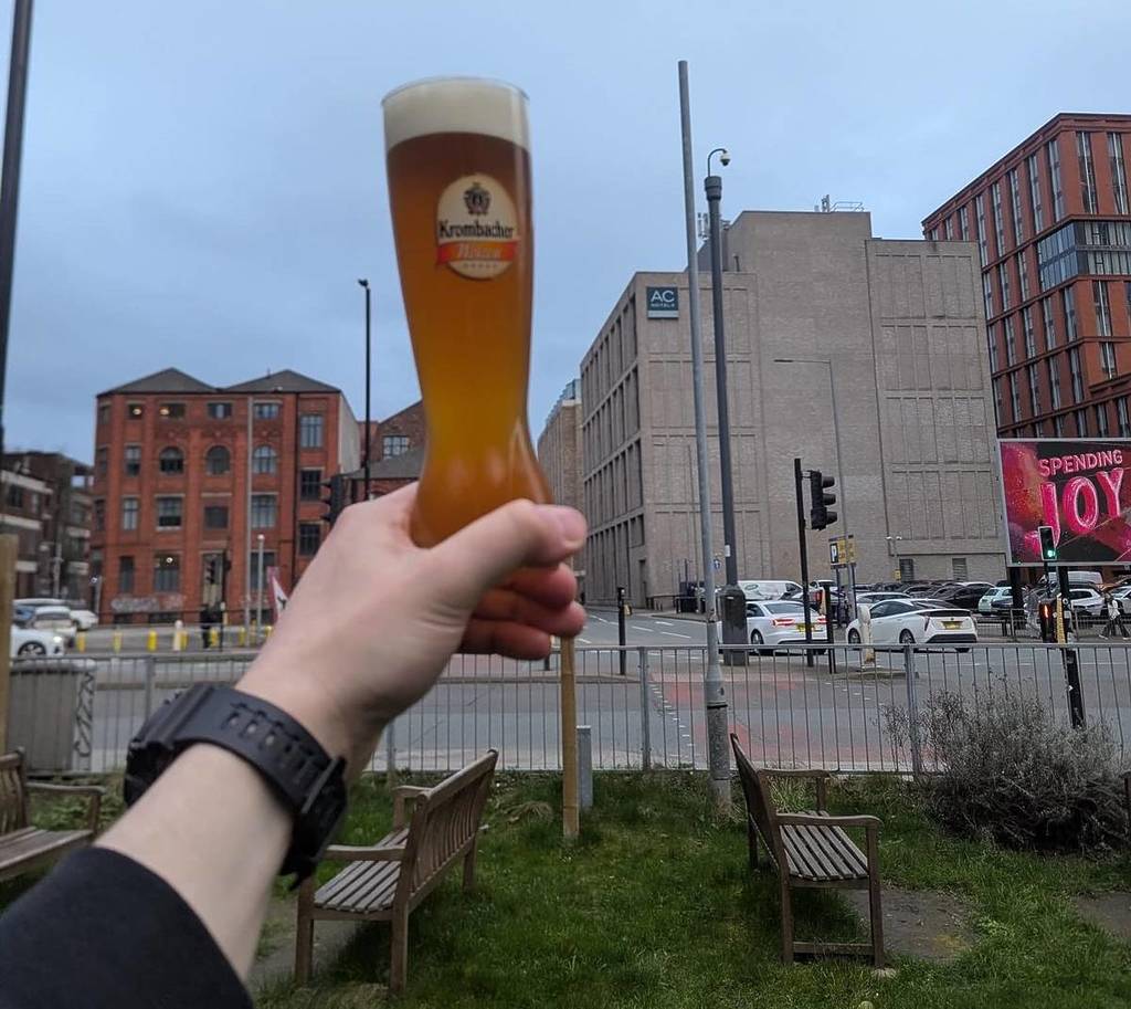 the angel pub manchester beer garden