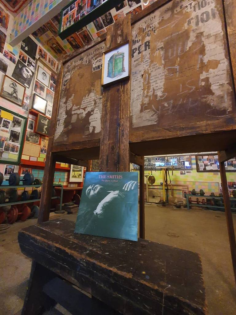 salford lads club the smiths room the queen is dead