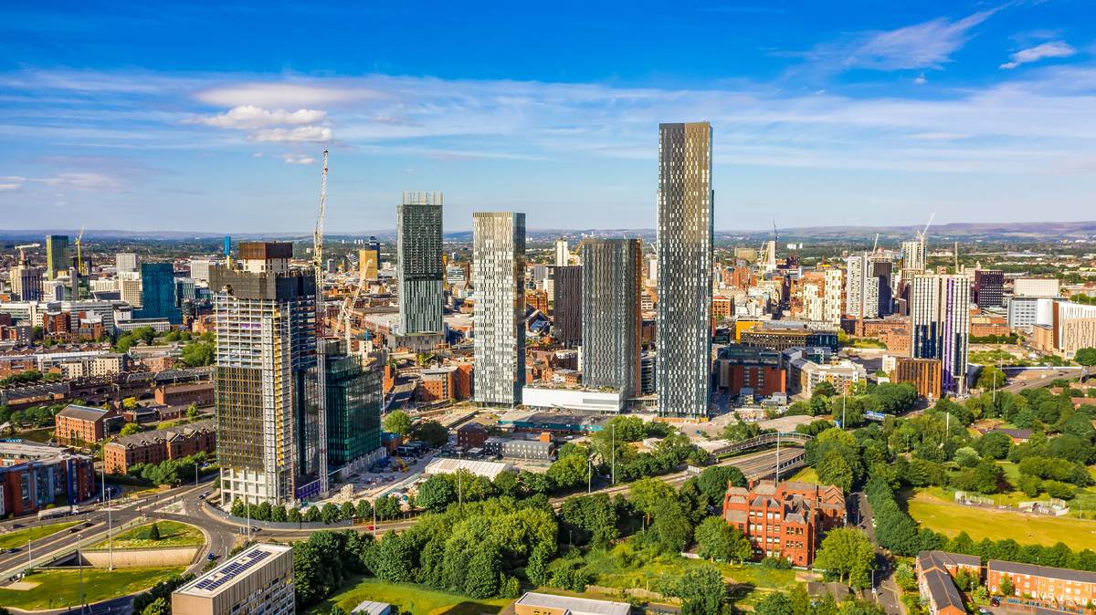 Manchester is set to be hotter than Los Angeles this bank holiday weekend, hitting a scorching 28°C – here’s the full forecast